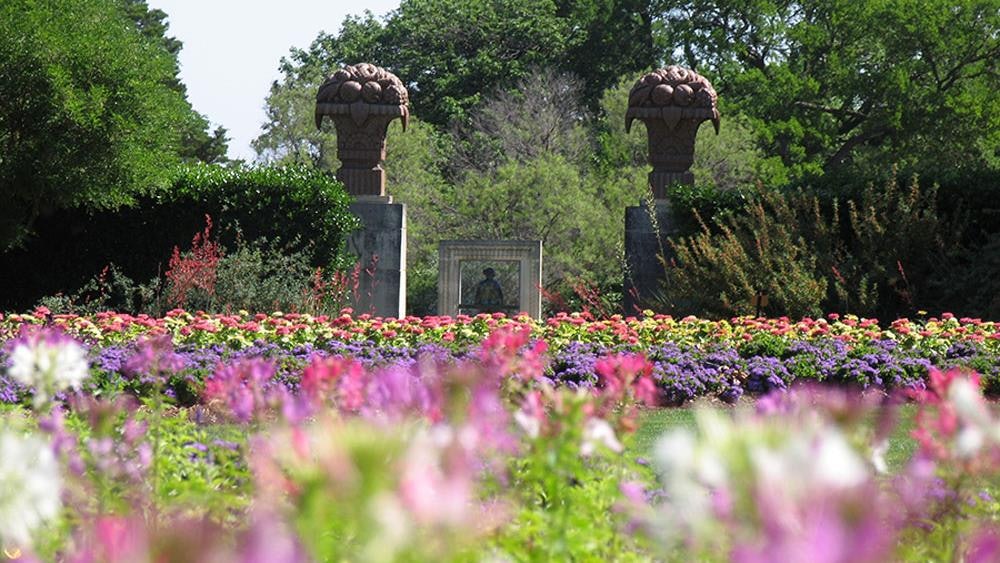 View-of-A-Womans-Garden-Entry-from-Jonsson-Color-Garden